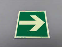 Fluchtwegschild Alu 150x150 Permalight power 150/22 "Richtungspfeil gerade"