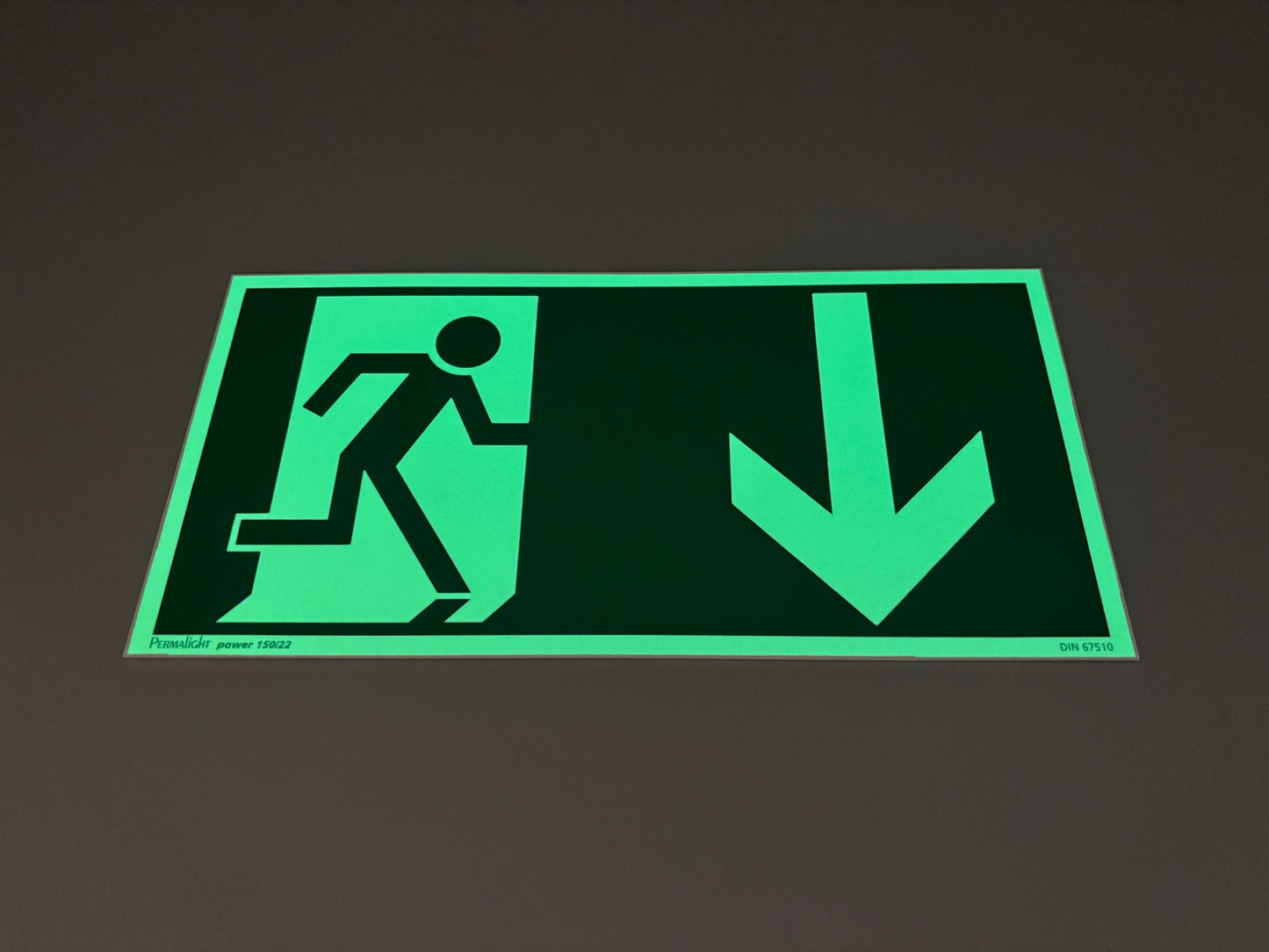 Fluchtwegschild Alu 300x150 Permalight power 150/22 "Fluchtrichtung abwärts"