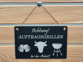 compare product Eloxiertes Aluminiumschild mit Lasergravur – Achtung Auftragsgriller